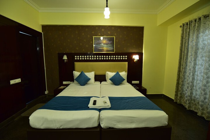 Room 13 of 25