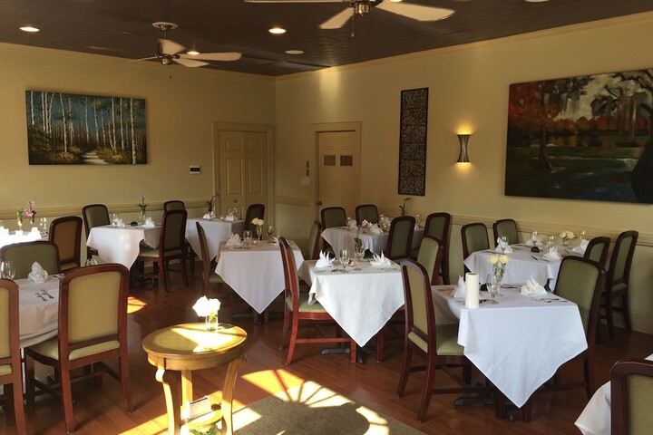 Dining 81 of 103