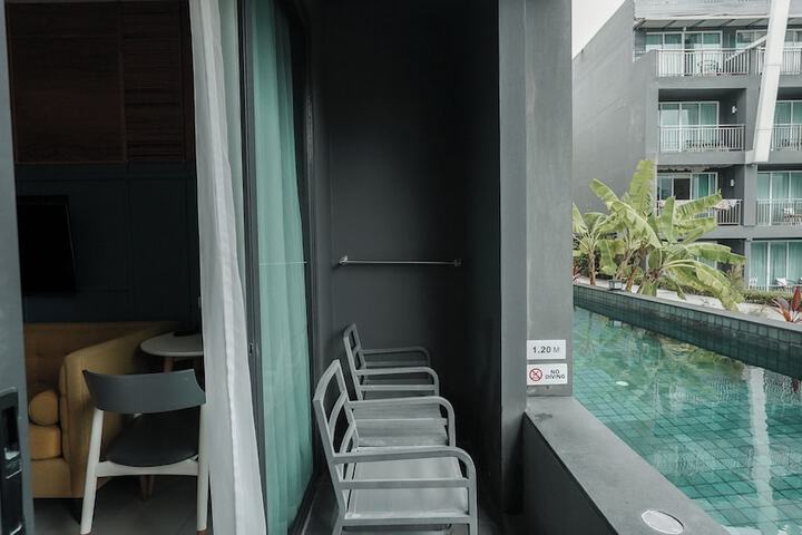 Room 53 of 110