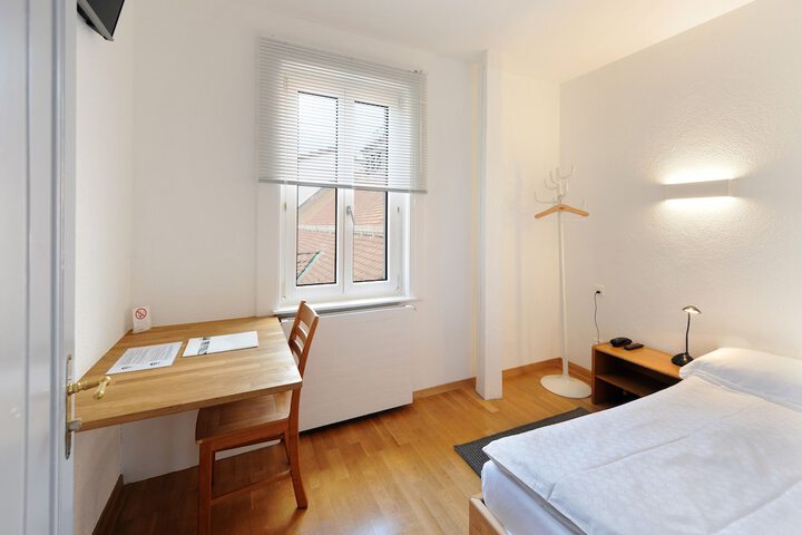 Room 10 of 56