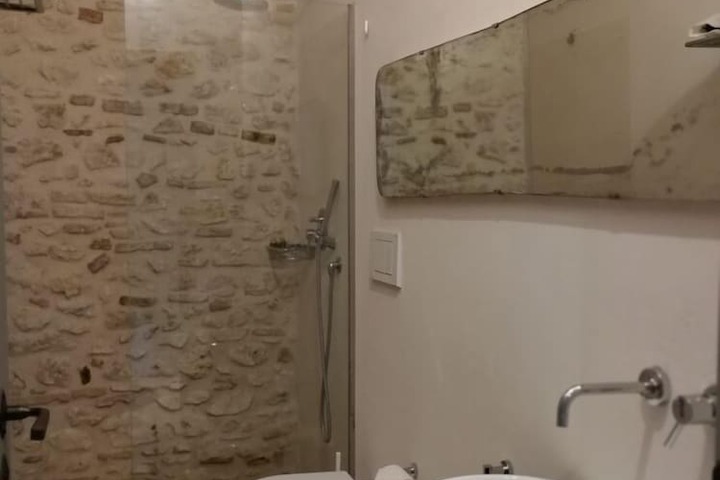 Room 31 of 60