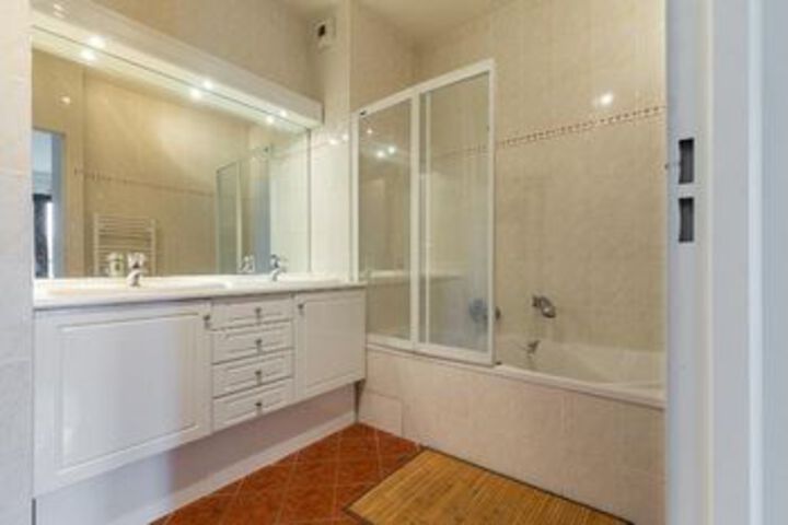 Room 2 of 20