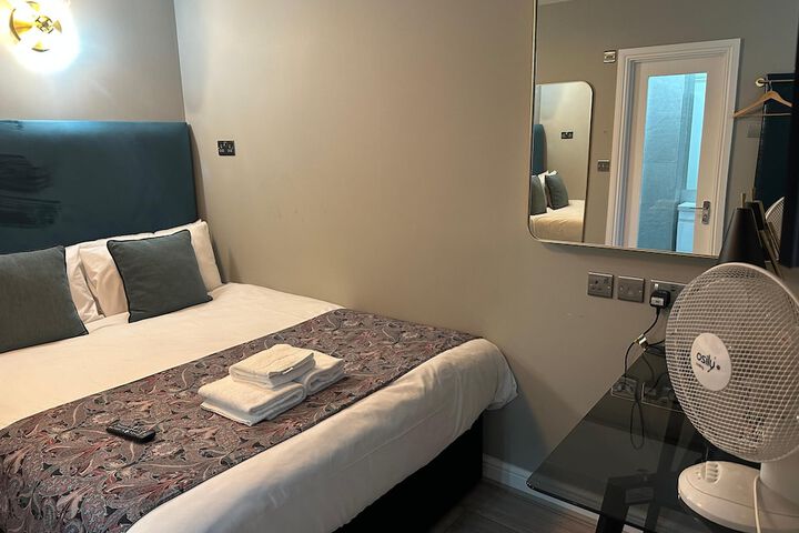 Room 46 of 89