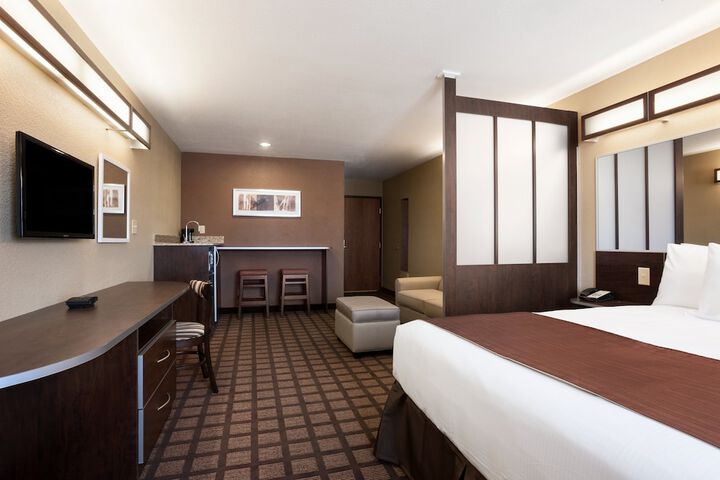 Room 3 of 23
