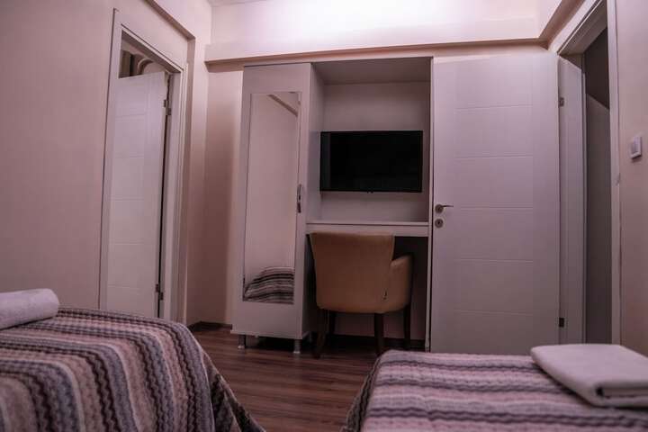 Room 18 of 43