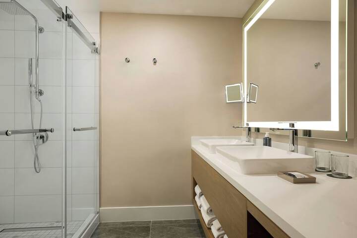 Room 15 of 24