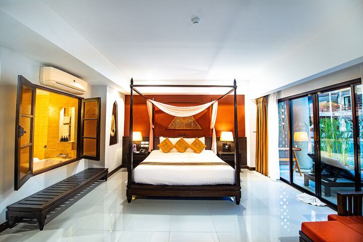 Room 13 of 65