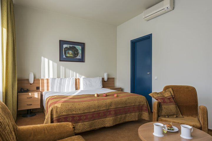 Room 19 of 45