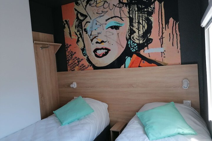 Room 8 of 63