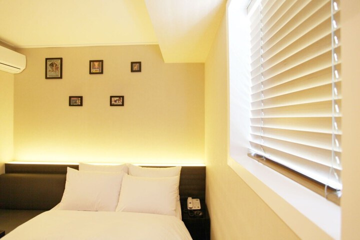 Room 70 of 71