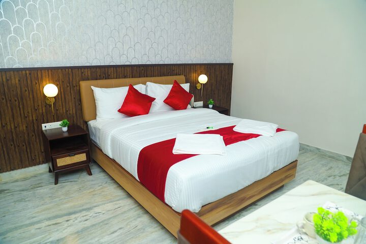 Room 2 of 65