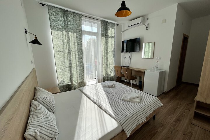 Room 5 of 79