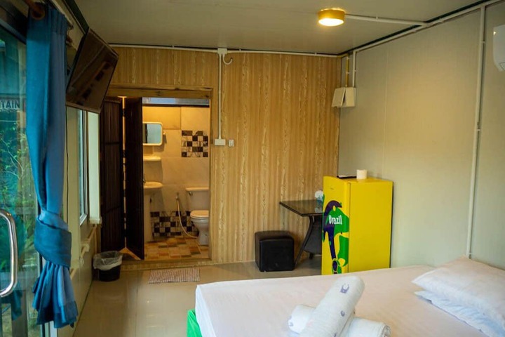 Room 15 of 43
