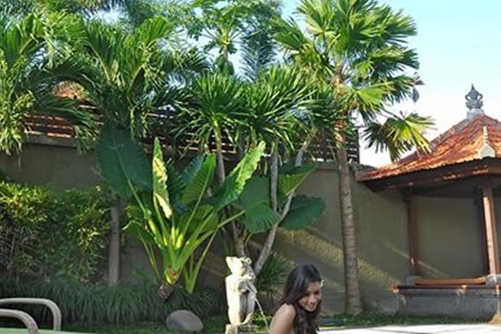 Hotel with Pool