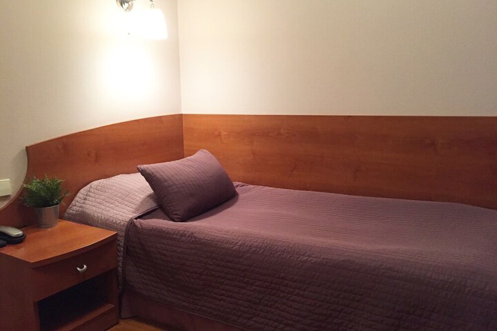 Room 32 of 62