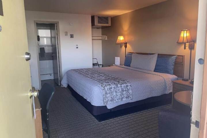 Room 3 of 9