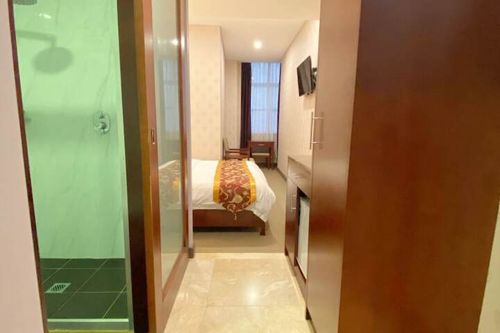 Room 20 of 47