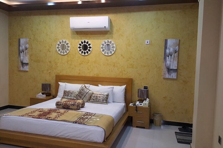 Room 15 of 35