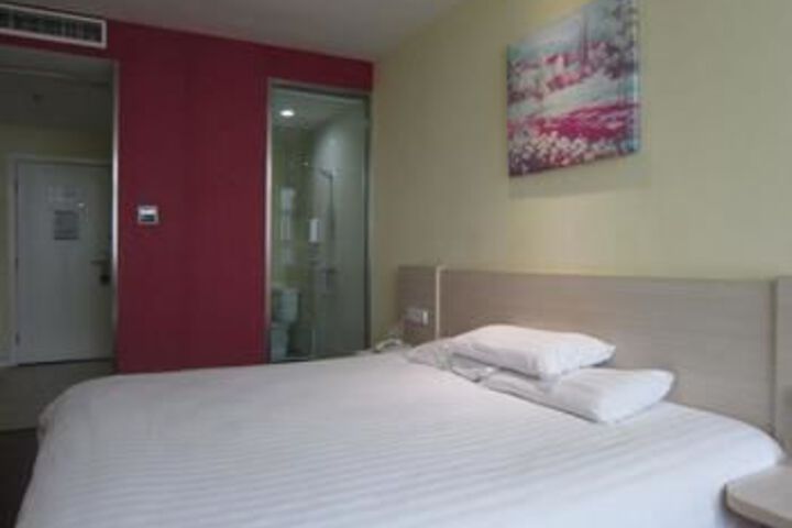 Room 29 of 61