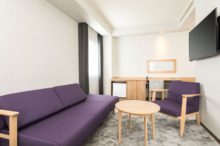 Room 16 of 83