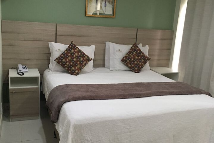 Room 8 of 48