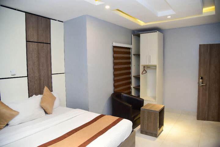 Room 45 of 78