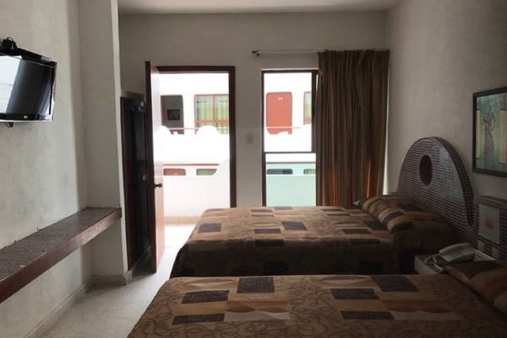 Room 3 of 32