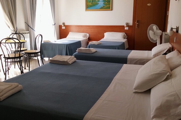 Room 35 of 170
