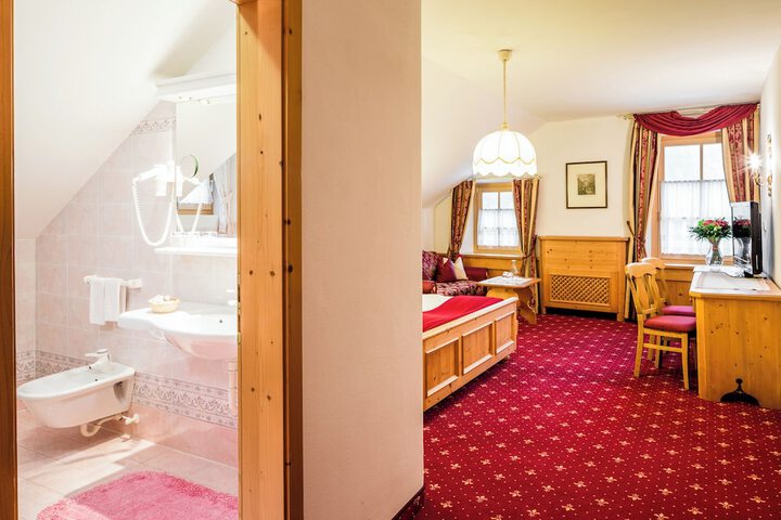 Room 26 of 86