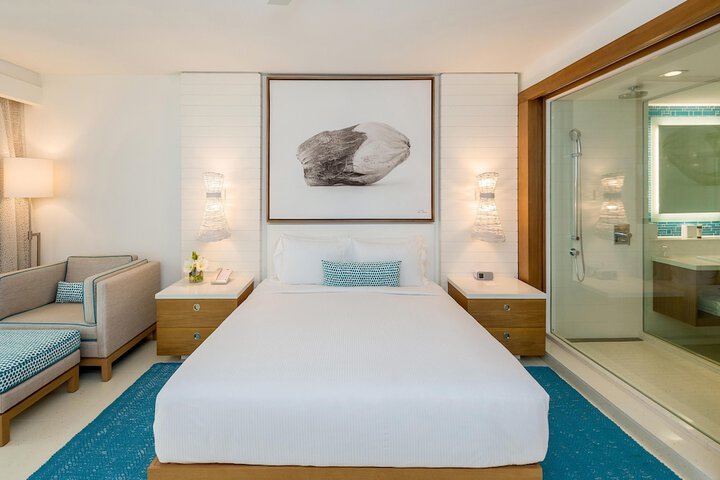 Room 43 of 293