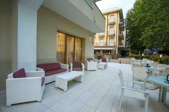 Terrace/Patio 33 of 41