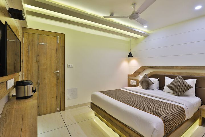 Room 17 of 66