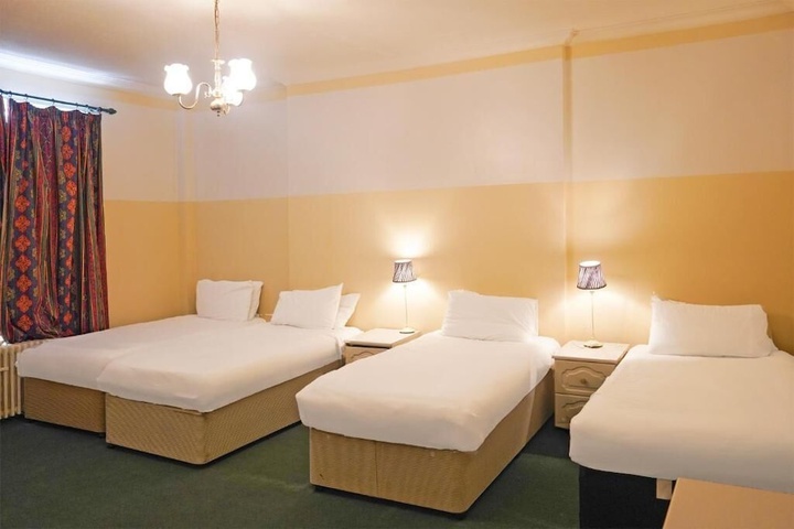Room 6 of 72