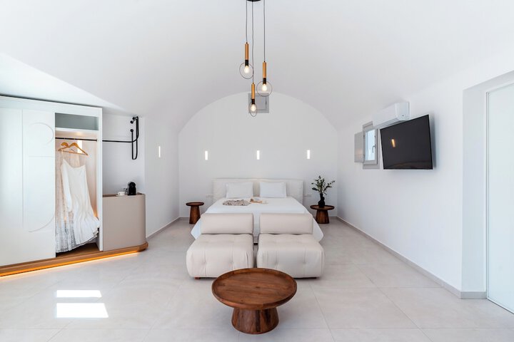 Room 4 of 65