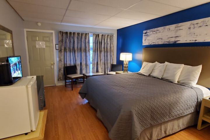 Room 7 of 83