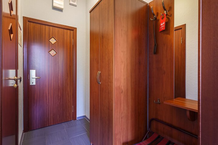 Room 28 of 65