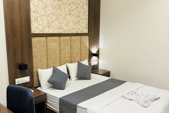 Room 10 of 22
