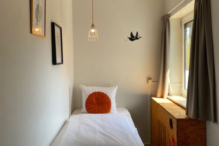 Room 26 of 65