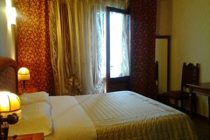 Room 12 of 60