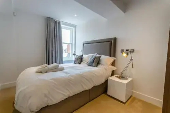 Room 2 of 12