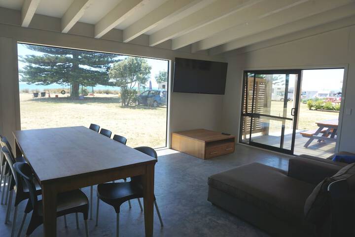 Room 6 of 52