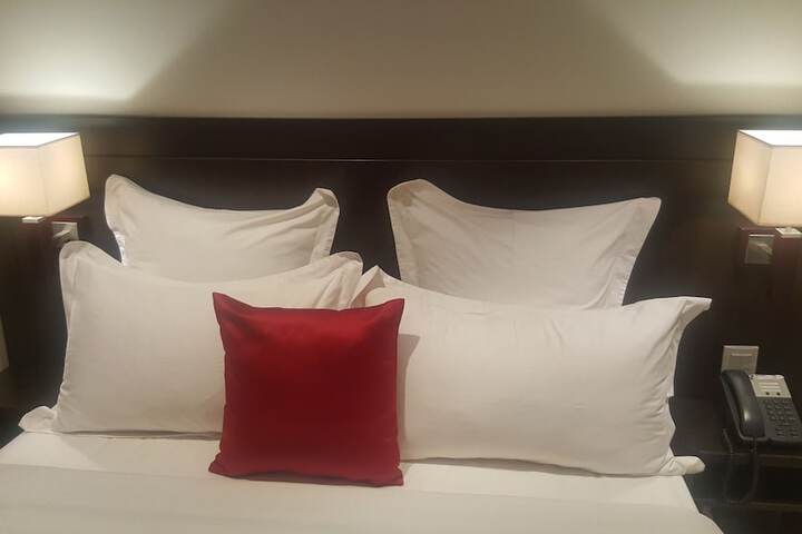 Room 3 of 33