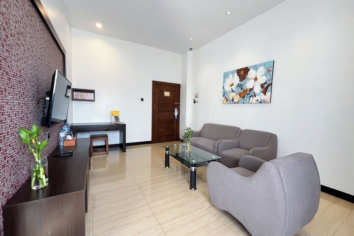 Room 18 of 33