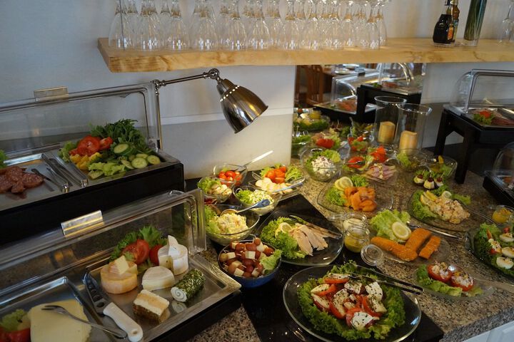 Dining 41 of 56