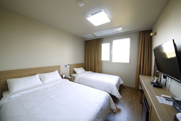 Room 15 of 39