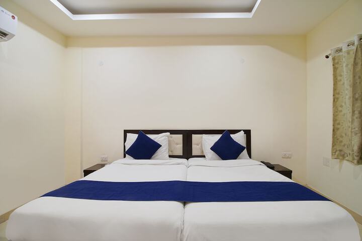 Room 17 of 28