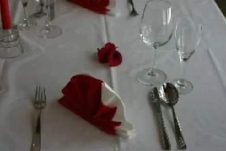 Dining 16 of 44