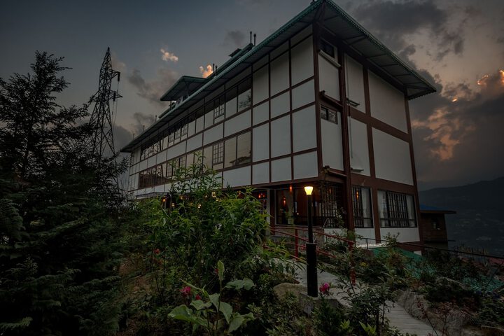 Hotel 100 Petals - Gangtok 12 mins from MG Marg