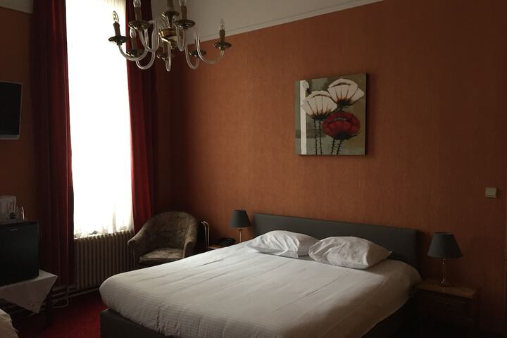 Room 4 of 47