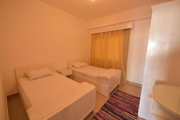 Room 3 of 43